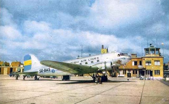 Douglas DC-3 (SE-BAS) - scanned from postcard