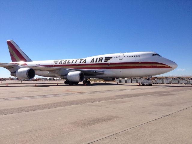 Boeing 747-400 (N741CK) - Taking a load of horses to Mexico.