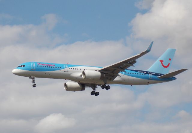 Boeing 757-200 (G-OOBB)