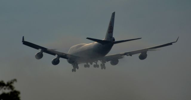 Boeing 747-400 (LX-DCV)