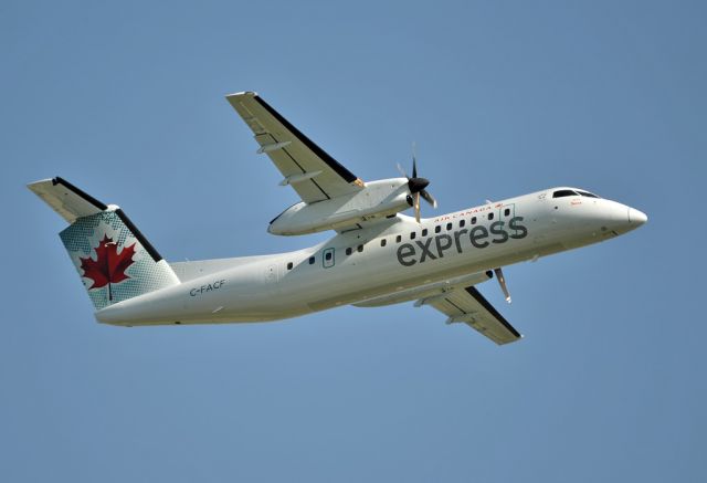 de Havilland Dash 8-300 (C-FACF)