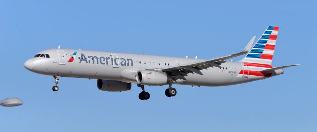 Airbus A321 (N150NN) - McCarran Las Vegas 08DEC20