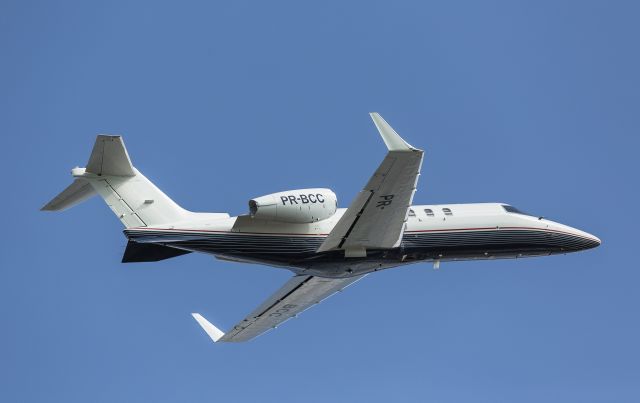 Learjet 40 (PR-BCC)