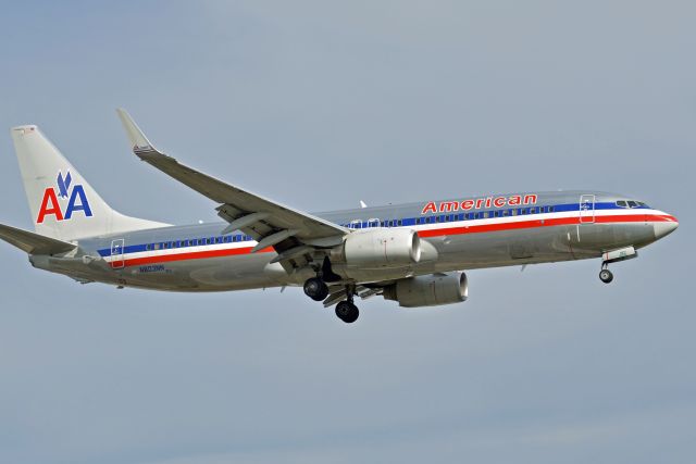 Boeing 737-800 (N803NN3EC)