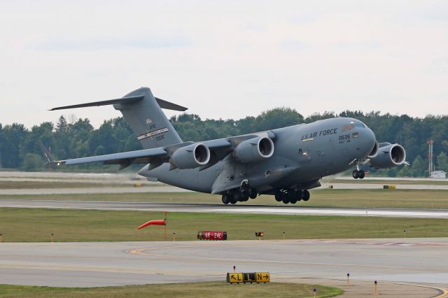 Boeing Globemaster III (90-0535) - TBird14, a C-17A, 90-0535, c/n P-535, from Wright-Patterson AFB, Dayton, OH, USA, departing RWY 6R on 31 Aug 2017 for KBKL, downtown Cleveland, about 12-miles northeast of KCLE for the 2017 Cleveland National Air Show.