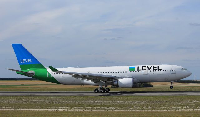 Airbus A330-300 (F-HLVL)