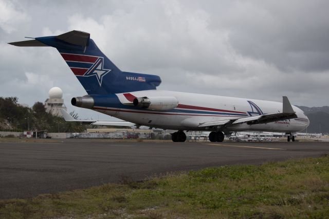 Boeing 727-100 (N495AJ) - boeing 727-233