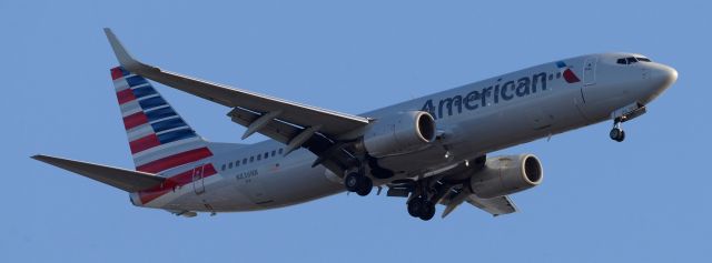 Boeing 737-700 (N836NN) - phoenix sky harbor international airport 19FEB20