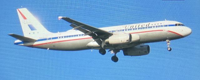 Airbus A320 (N475UA)