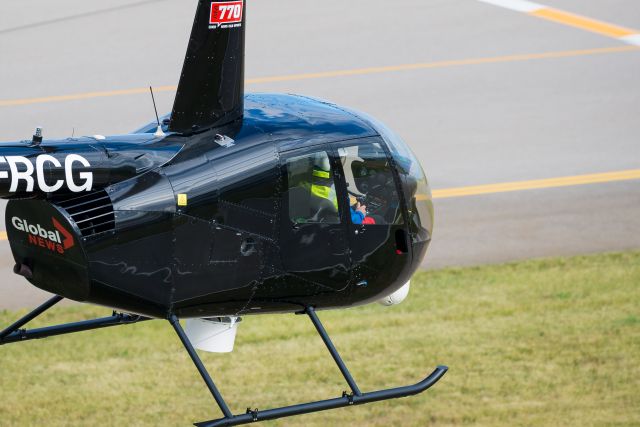 Robinson R-44 (C-FRCG)