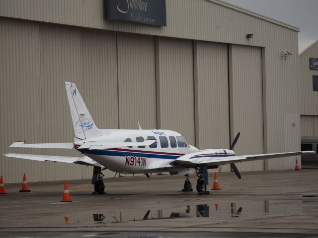 Piper Navajo (N9141N) - A good charter aircraft. Cabin class.