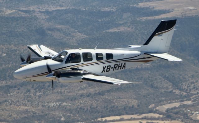 Beechcraft Baron (58) (XB-RHA)