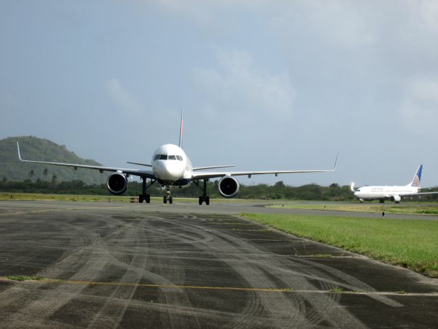 Boeing 757-200 (N690DL)