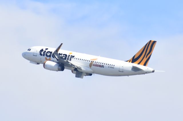 Airbus A320 (B-50001)