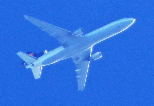 Boeing MD-11 — - SURVOL COTE ATLANTIQUE