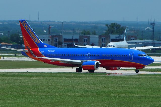 Boeing 737-700 (N392SW)