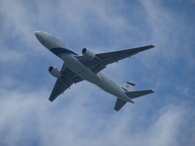 Boeing 777-200 (4X-ECE)