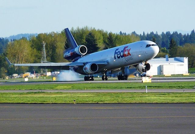 Boeing MD-11 (N321FE)