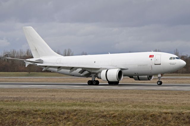 Airbus A310 (TC-VEL)