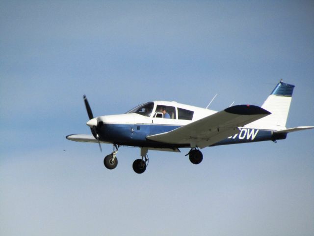 Piper Cherokee (N7370W) - Landing RWY 30