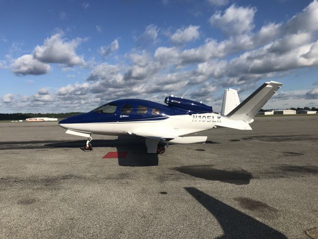 Cirrus Vision SF50 (N105LK)