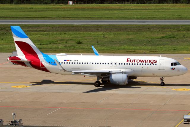 Airbus A320 (D-AEWN)