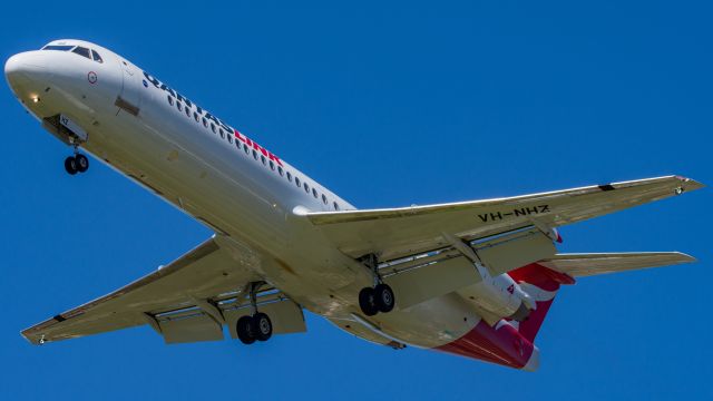 Fokker 100 (VH-NHZ)