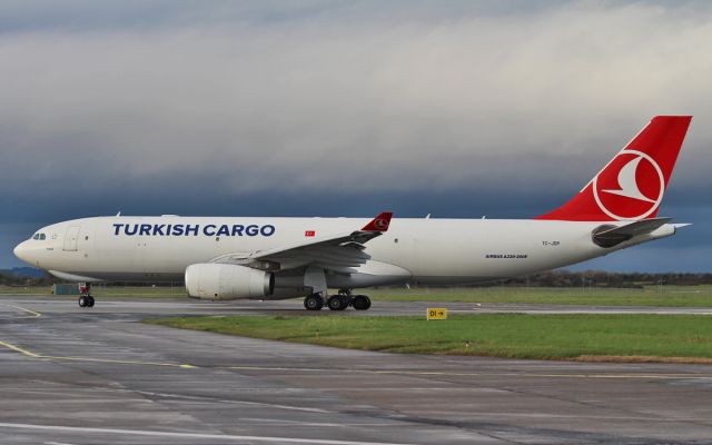 Airbus A330-200 (TC-JDP) - turkish cargo a330-200f tc-jdp taxiing for dep from shannon 27/12/15.