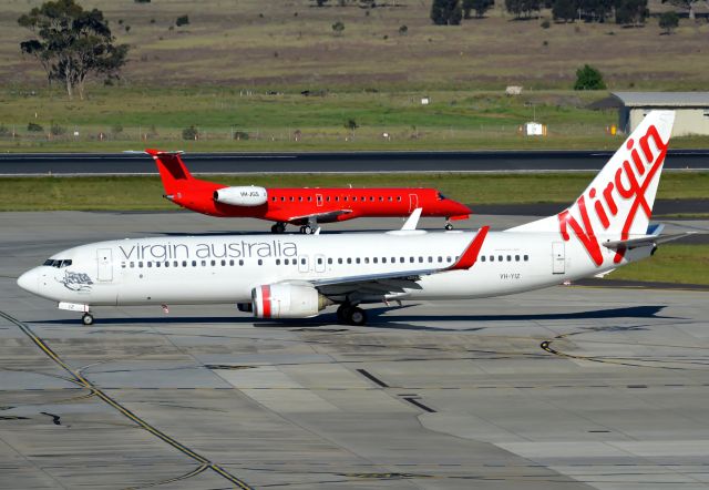 Boeing 737-800 (VH-YIZ)