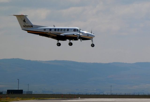 Beechcraft Super King Air 200 (N200UW)