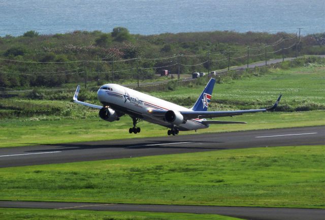 BOEING 767-300 (N378CX)