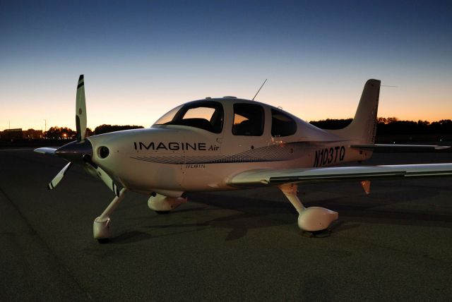 Cirrus SR-22 (IMG103)
