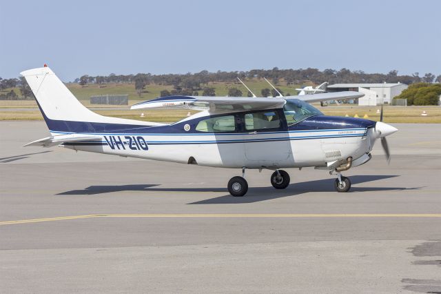 Cessna Centurion (VH-ZIO) - Handel Aviation (VH-ZIO) Cessna 210N Centurion II taxiing at Wagga Wagga Airport.