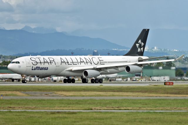 Airbus A340-300 (D-AIGP)