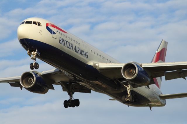 — — - A British Airways B767-336 aproaches LHR.