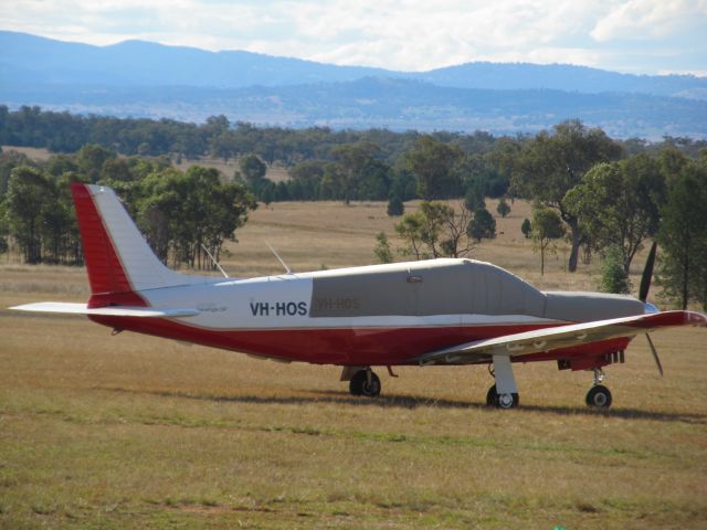 Piper Saratoga (VH-HOS)