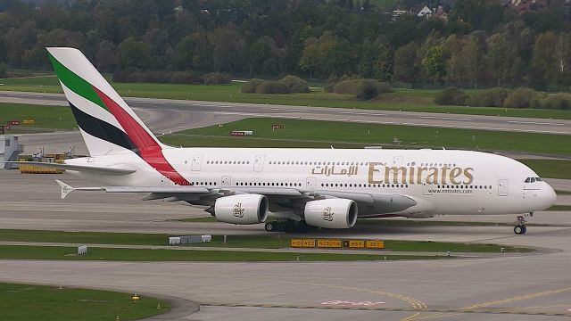 Airbus A380-800 (A6-EEA) - taxing to rwy32