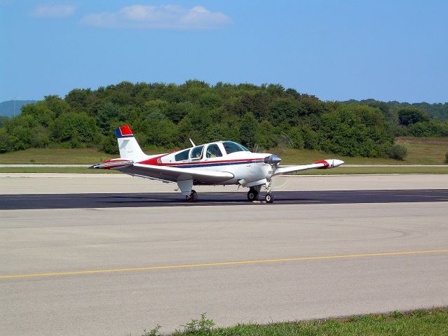 Beechcraft Bonanza (33) (N72JK)