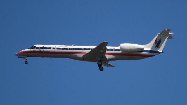 Embraer ERJ-135 (N850AE)