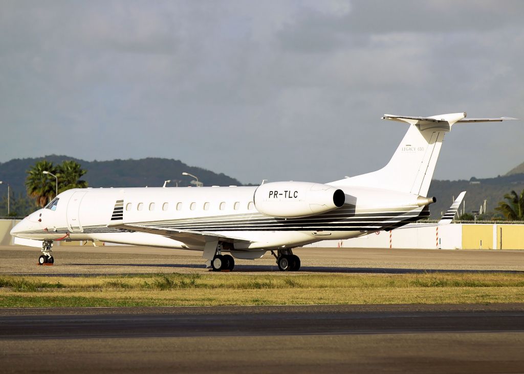 Embraer ERJ-135 (PR-TLC)