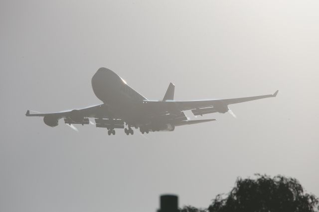 Boeing 747-400 (N477MC)
