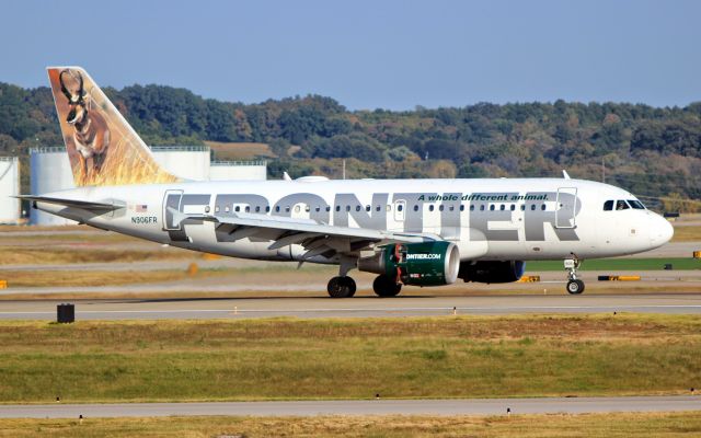 Airbus A319 (N906FR) - Frontier Airbus A319-111 from Denver decelerating on runway 20R at Nashville