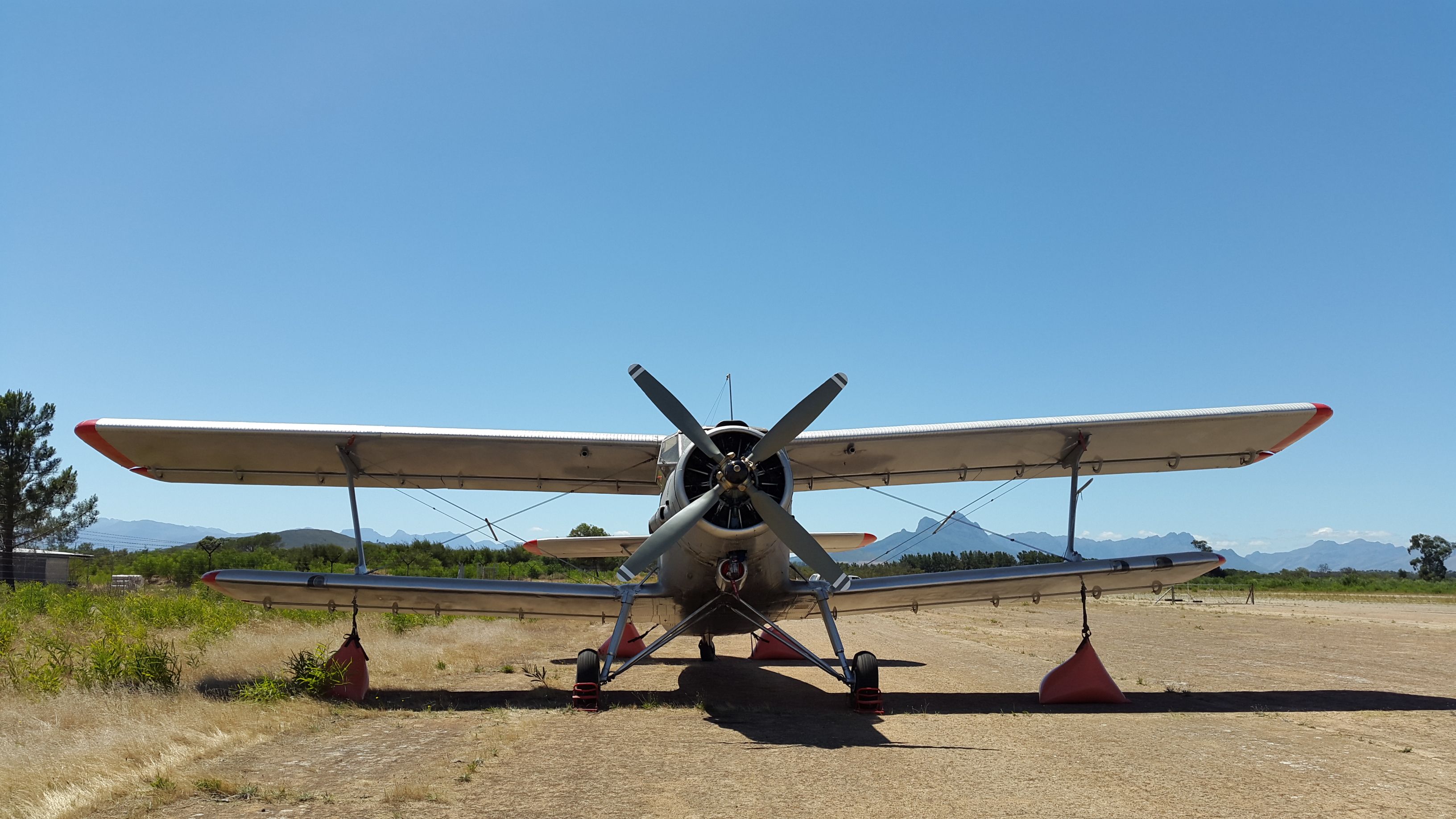 Antonov An-2 (ZU-JLM)