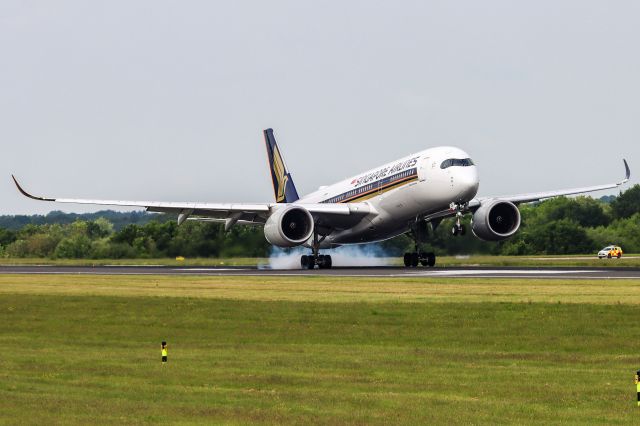 Airbus A350-900 (9V-SJB) - SQ52 arriving from SIN before continuing to IAH