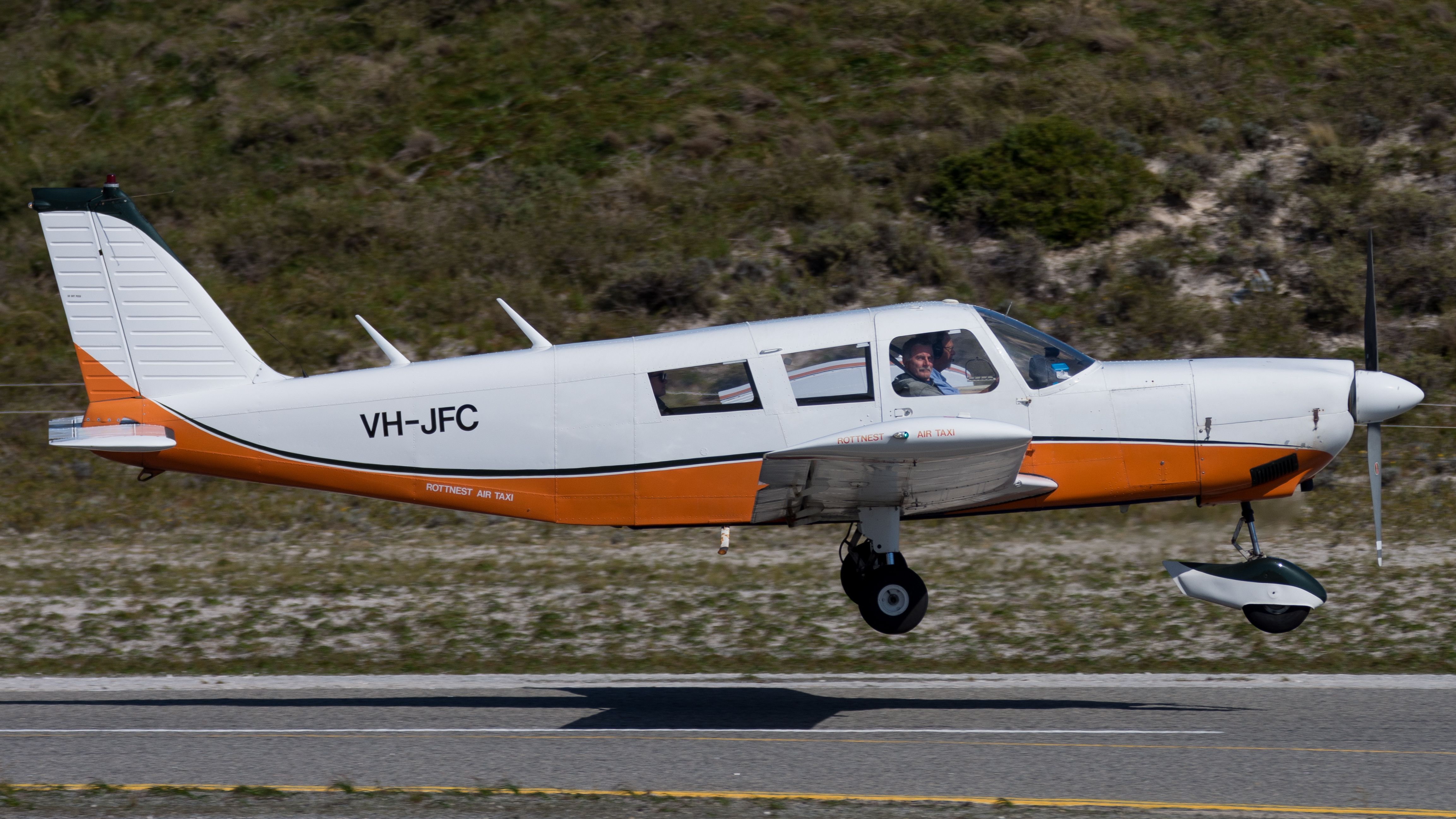 Piper Saratoga (VH-JFC)