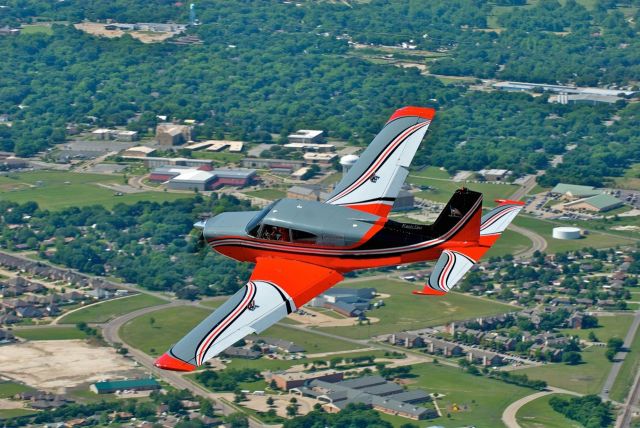 Piper PA-24 Comanche (N6272P)