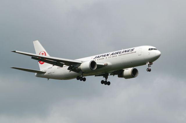 BOEING 767-300 (JA8398) - 2013/09/11