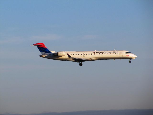 Canadair Regional Jet CRJ-700 (N760EV)