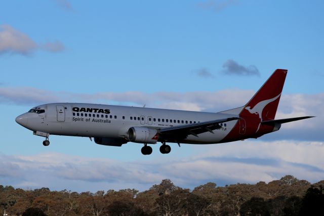 BOEING 737-400 (VH-TJI)