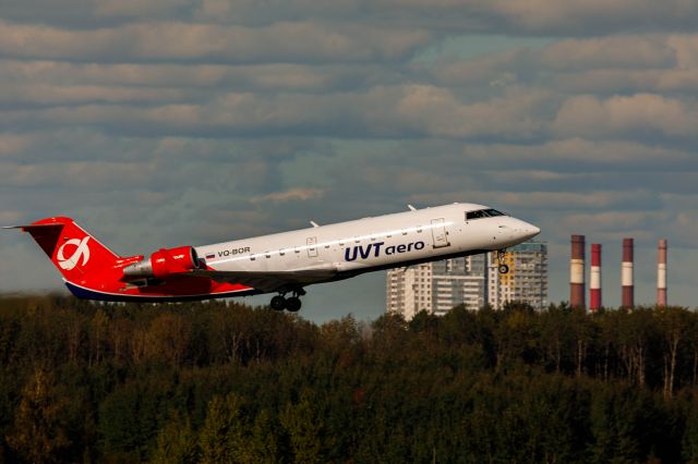 Canadair Regional Jet CRJ-200 (VQ-BOR)